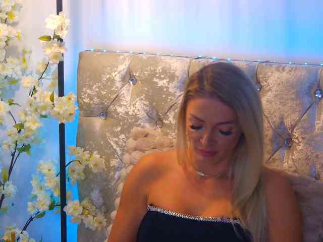 Izabelle02