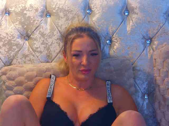 Izabelle02