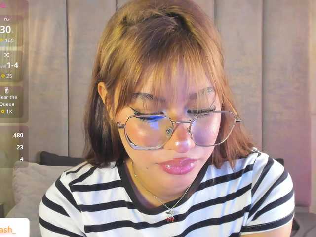 leaahcash live cam on BongaCams