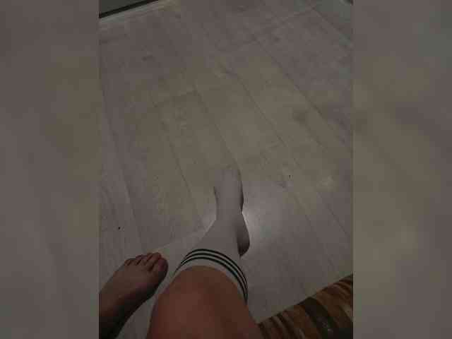 โมเดลนี้กำลังถ่ายทอดสดอยู่. Bania-katia