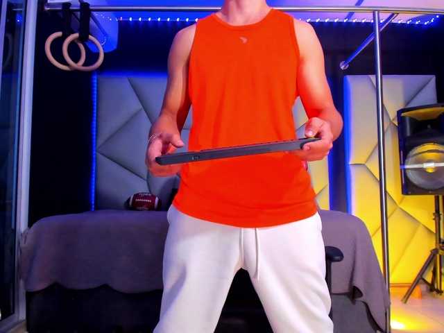 AydenMillerDom — live male cam