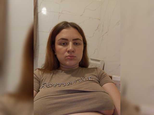 Eva-Nore live cam preview