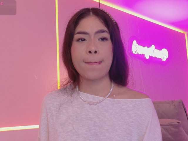 LeiaStone live cam on BongaCams