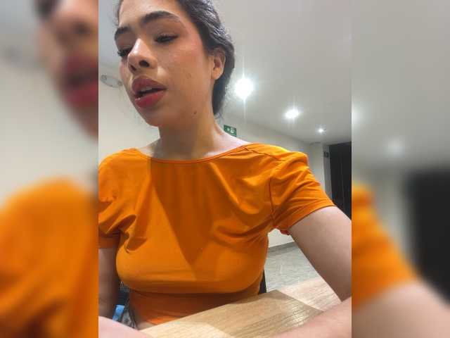 LeiaStone live cam on BongaCams
