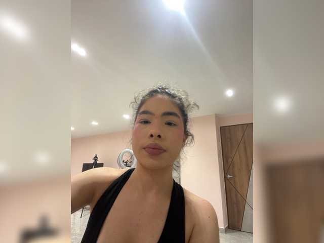 LeiaStone live cam on BongaCams
