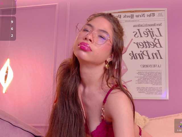 LeiaStone's BongaCams show and profile