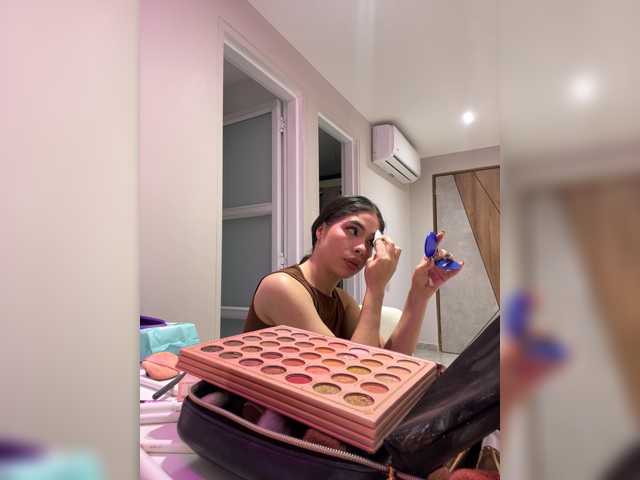 LeiaStone live cam on BongaCams