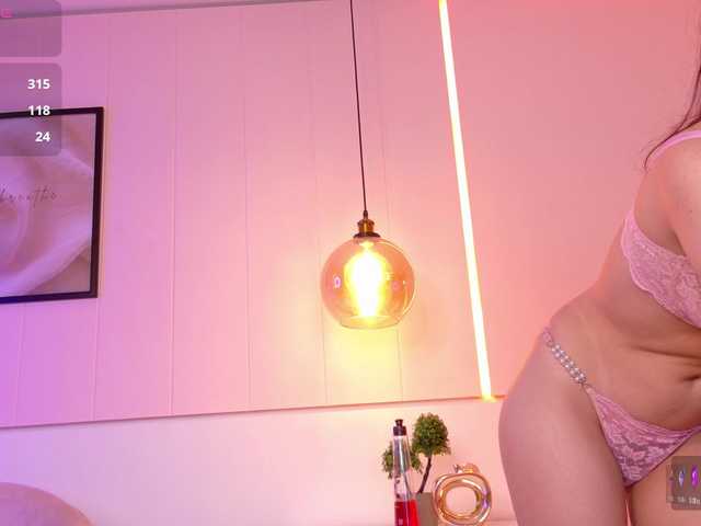 LeiaStone live cam on BongaCams