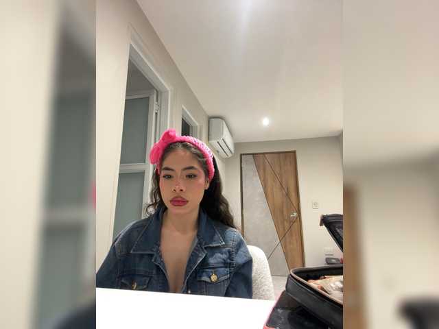 LeiaStone live cam on BongaCams