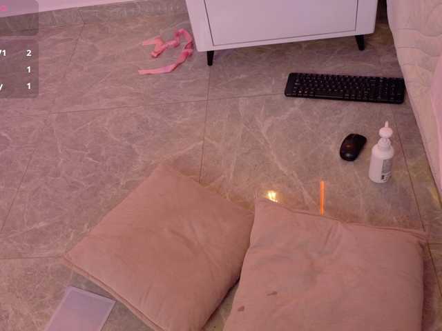 LeiaStone live cam on BongaCams