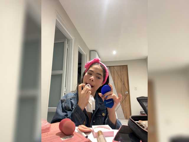 LeiaStone live cam on BongaCams