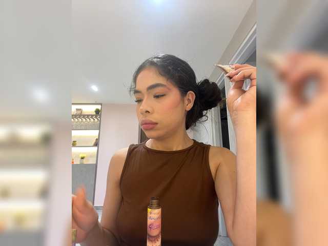 LeiaStone live cam on BongaCams