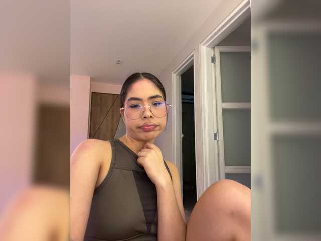 LeiaStone live cam on BongaCams