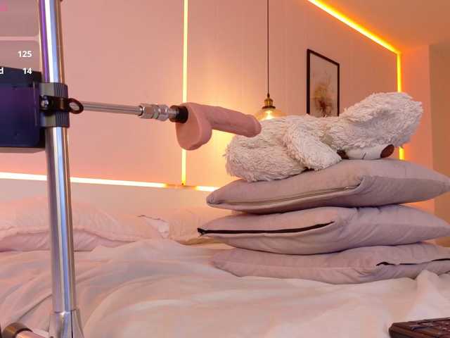 LeiaStone live cam on BongaCams