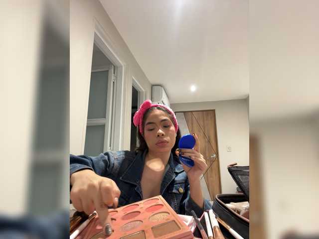 LeiaStone live cam on BongaCams