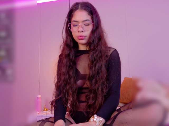 LeiaStone live cam on BongaCams