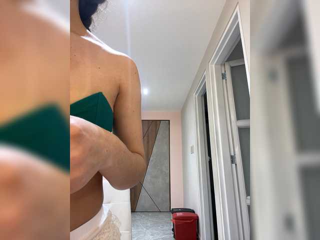 LeiaStone live cam on BongaCams