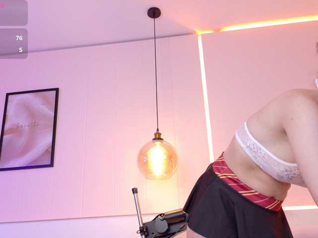 LeiaStone live cam on BongaCams