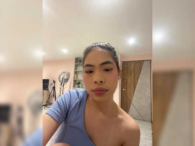 LeiaStone live cam on BongaCams