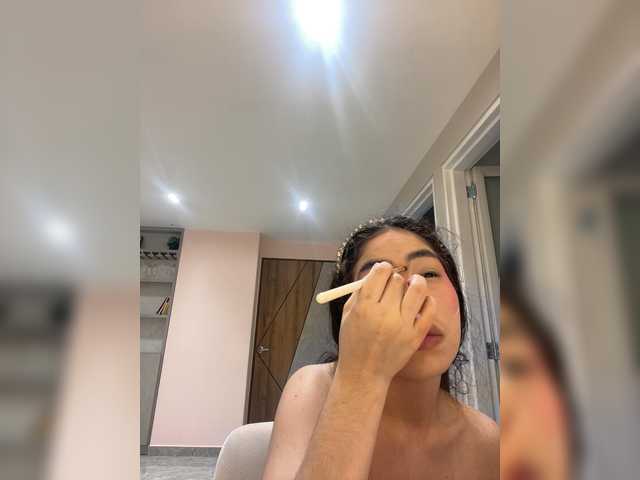 LeiaStone live cam on BongaCams