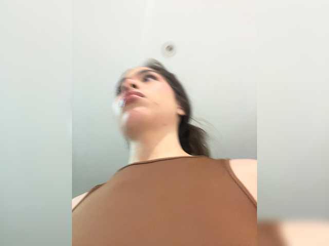 LeiaStone live cam on BongaCams