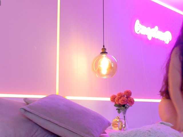 LeiaStone live cam on BongaCams