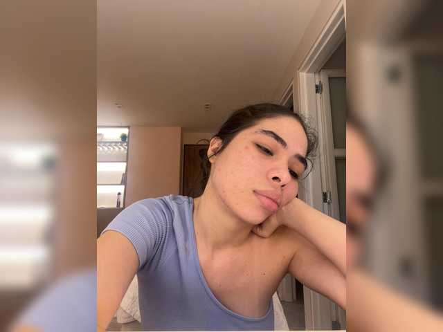 LeiaStone live cam on BongaCams