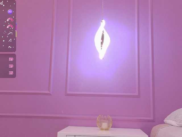 LeiaStone live cam on BongaCams