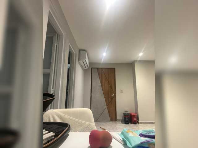 LeiaStone live cam on BongaCams