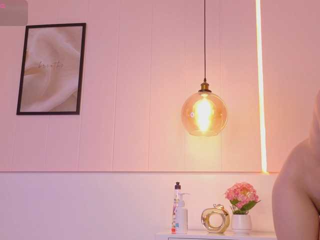 LeiaStone live cam on BongaCams