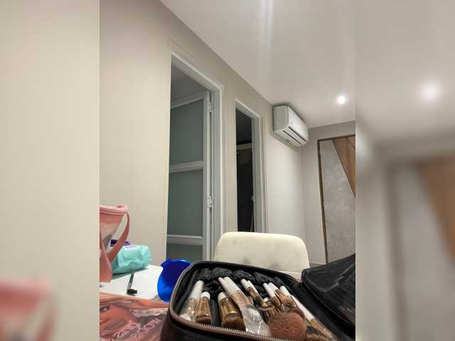 LeiaStone live cam on BongaCams