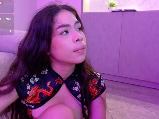 LeiaStone live cam on BongaCams