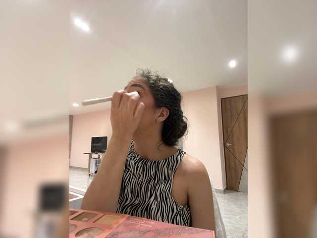 LeiaStone live cam on BongaCams
