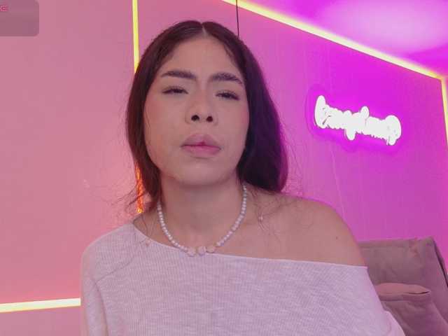 LeiaStone live cam on BongaCams