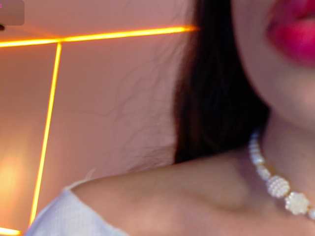 LeiaStone live cam on BongaCams