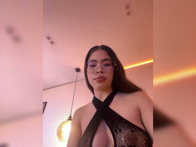 LeiaStone live cam on BongaCams
