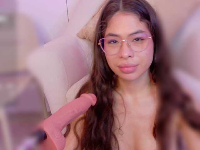 LeiaStone live cam on BongaCams