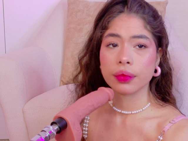 LeiaStone live cam on BongaCams