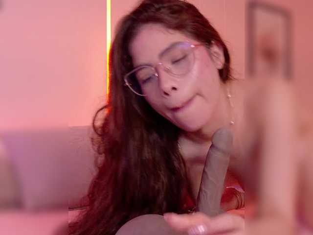 LeiaStone live cam on BongaCams