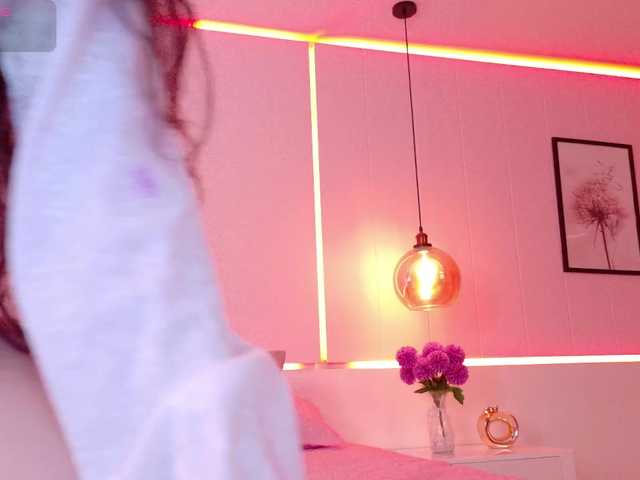 LeiaStone live cam on BongaCams