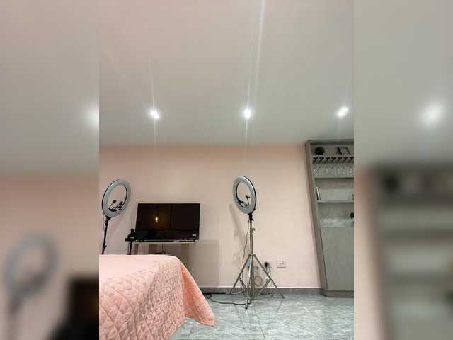 LeiaStone live cam on BongaCams
