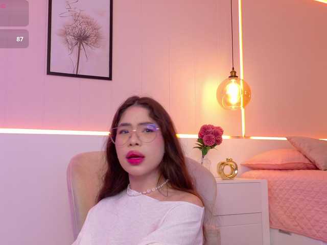 LeiaStone live cam on BongaCams