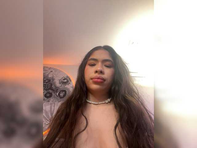 LeiaStone live cam on BongaCams