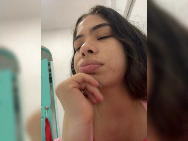 LeiaStone live cam on BongaCams