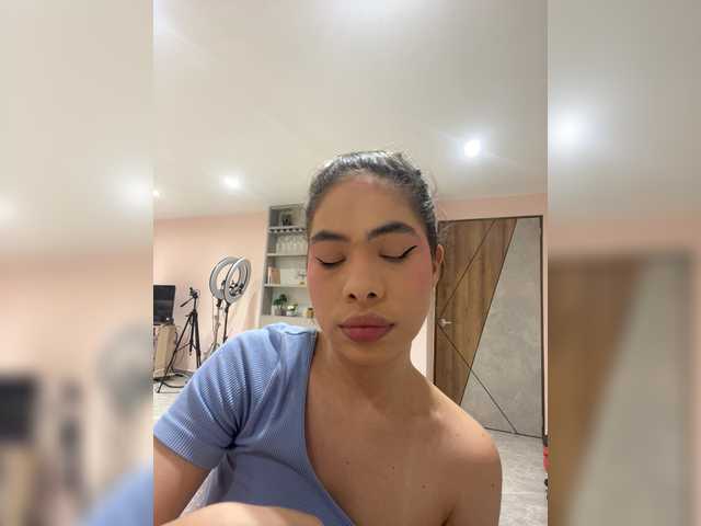 LeiaStone live cam on BongaCams