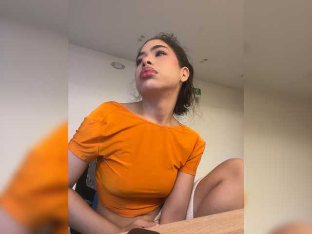 LeiaStone live cam on BongaCams