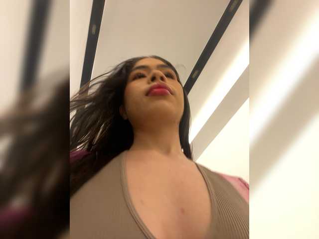 LeiaStone live cam on BongaCams