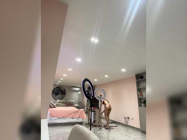 LeiaStone live cam on BongaCams