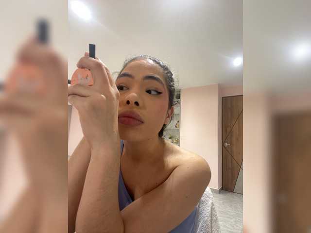 LeiaStone live cam on BongaCams
