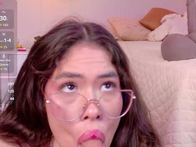 LeiaStone live cam on BongaCams